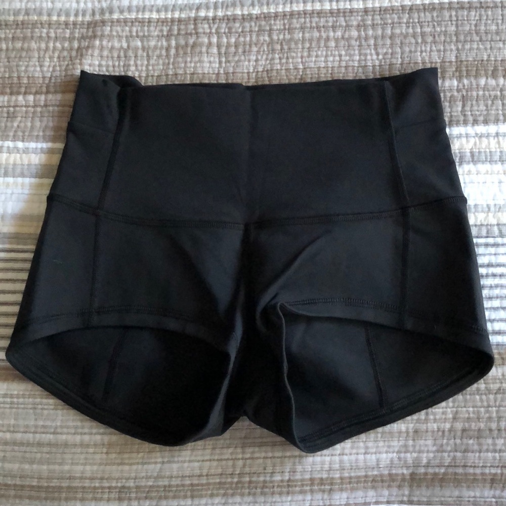Lululemon shorts size 8 brand new